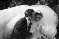 Casablanca, mariage de Marcel Cerdan avec Marinette Lopez, le 27 janvier 1943. Casablanca, mariage de Marcel Cerdan avec Marinette Lopez, le 27 janvier 1943.