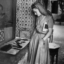 Maria Casarès, la Septième Porte, 1946, avec le journal 