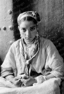 Jeune fille juive Marrakech, 1950. Jeune fille juive Marrakech, 1950.