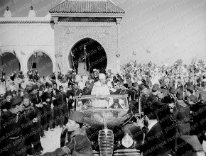 le Sultan Sidi Mohammed ben Youssef rentre au Maroc. le Sultan Sidi Mohammed ben Youssef rentre au Maroc.