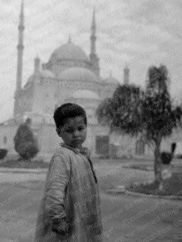 Moyen-Orient Le Caire; enfant; mosquée, 1960