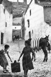 Jaen, 1958 Photothèque Bernard Rouget / © ADAGP Paris