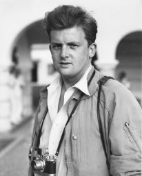 Jean-Pierre Pedrazzini illustre photographe, tué en Hongrie. Il collaborera avec Bernard Rouget sur un reportage sur les émeutes de Oued Zem.