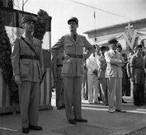 Catroux et de Gaulle null