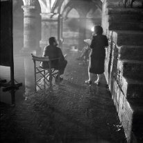 Orson Welles tourne Othello à El Jadida citerne portugaise 1950 Orson Welles - © Photothèque Bernard Rouget /Adagp, Paris