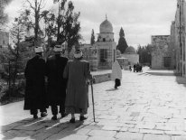 L'esplanade des Mosquées, à coté du Dôme du Rocher Jordanie (Israël), 1960
